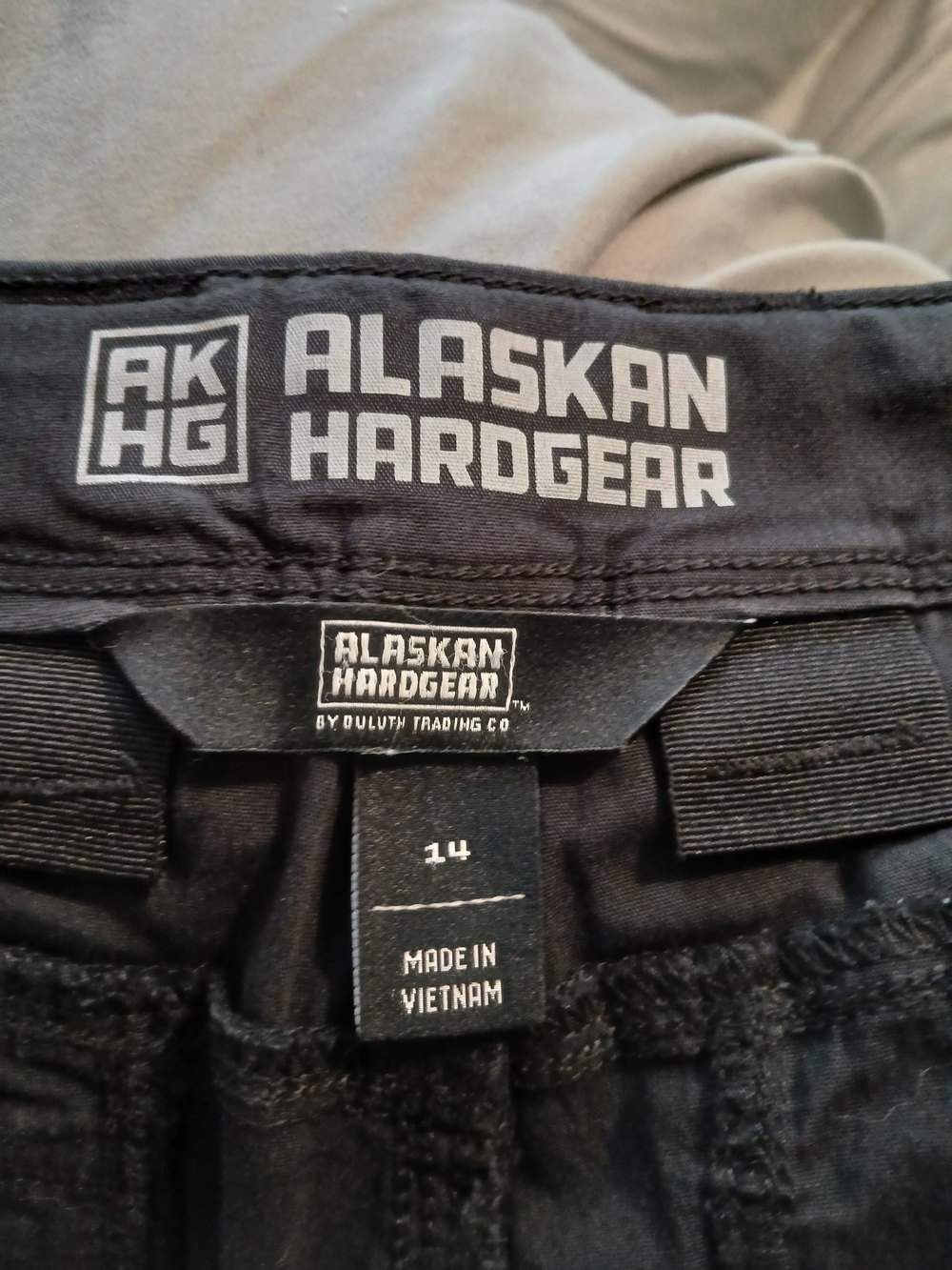 Duluth Trading Co Black Alaskan Hardgear Cargo Shorts- Practical Pocketed Design